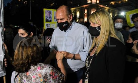 Según aclaró el Gobierno de Santa Fe, la familia del joven asesinado en Rosario les pidió al gobernador Perotti y al intendente Javkin que participaran de la protesta organizada en el Monumento a la Bandera. Según aclaró el Gobierno de Santa Fe, la familia del joven asesinado en Rosario les pidió al gobernador Perotti y al intendente Javkin que participaran de la protesta organizada en el Monumento a la Bandera.