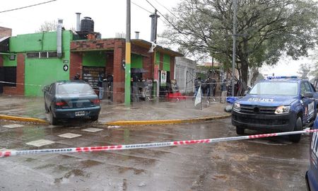 Los integrantes de la comisión no solo manifiestan su preocupación por la cantidad de hechos de violencia, sino que solicitan la convocatoria de todos los bloques legislativos, piden la puesta en marcha de un plan de contingencia y reclaman mayor presencia de las fuerzas nacionales. Los integrantes de la comisión no solo manifiestan su preocupación por la cantidad de hechos de violencia, sino que solicitan la convocatoria de todos los bloques legislativos, piden la puesta en marcha de un plan de contingencia y reclaman mayor presencia de las fuerzas nacionales.
