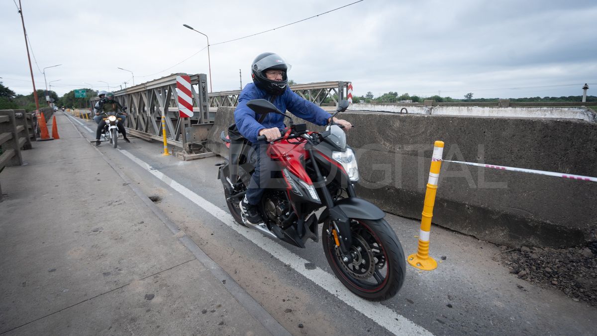 El ministro Enrico resaltó que la reparación del Puente Carretero “debe ser la única obra que el presidente Milei estás haciendo en el interior”.