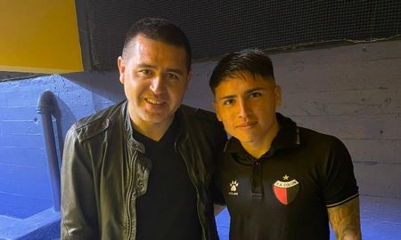 Juan Román Riquelme comparó a Facundo Farías con Carlos Tevez y contó qué oferta le hicieron al Club Atlético Colón. Juan Román Riquelme comparó a Facundo Farías con Carlos Tevez y contó qué oferta le hicieron al Club Atlético Colón.