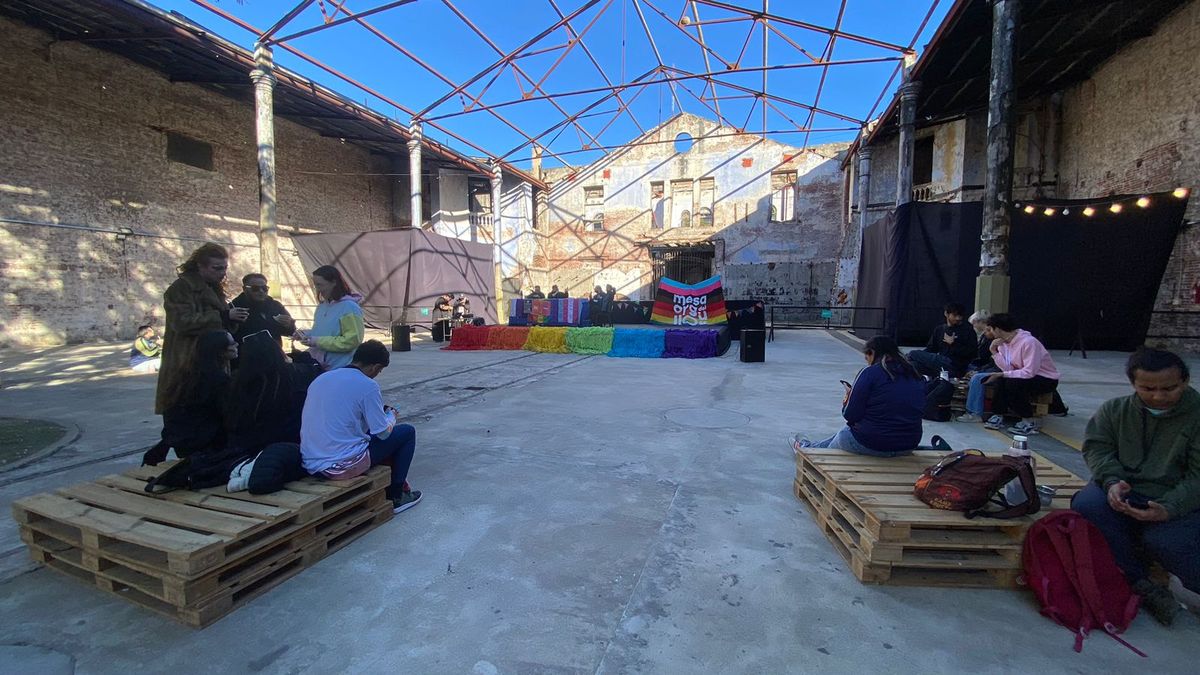 La ciudad Santa Fe se concentra en una jornada abierta por el Día Internacional del Orgullo LGBTIQ+. La ciudad Santa Fe se concentra en una jornada abierta por el Día Internacional del Orgullo LGBTIQ+.