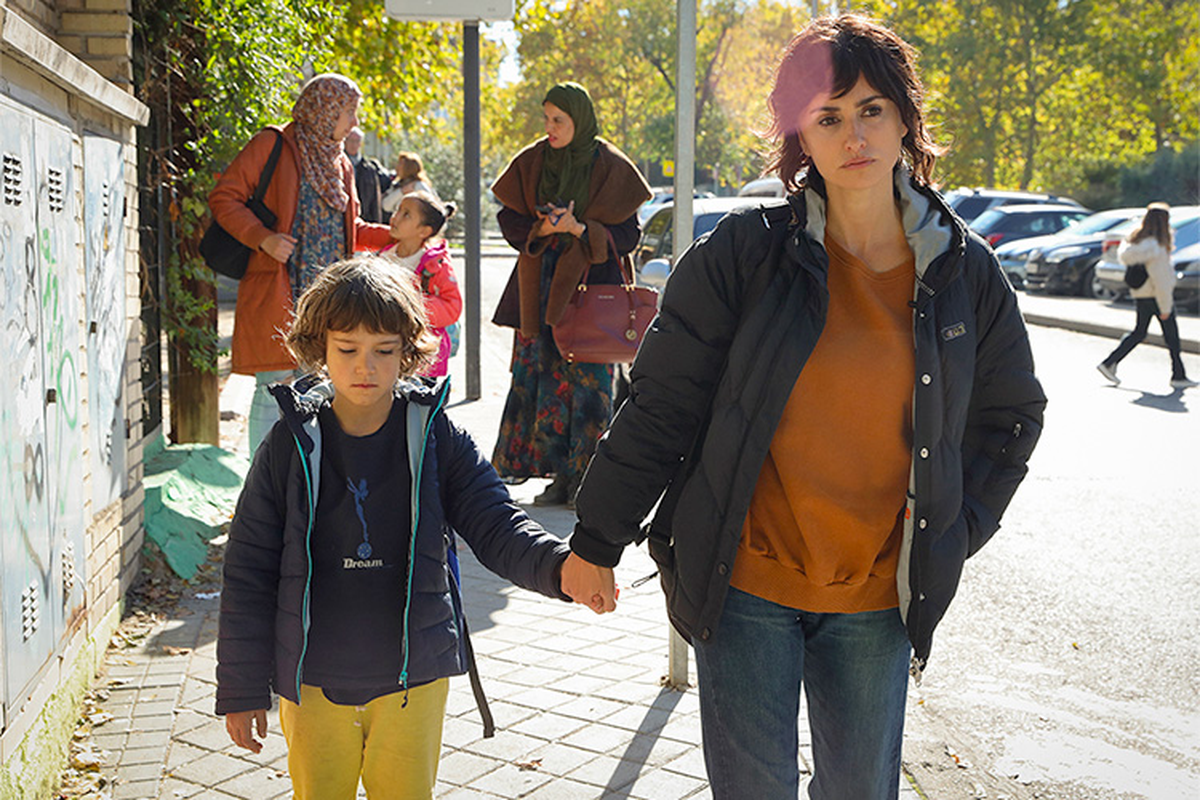 "En los Márgenes", disponible en Netflix, Penélope Cruz interpreta a Azucena.