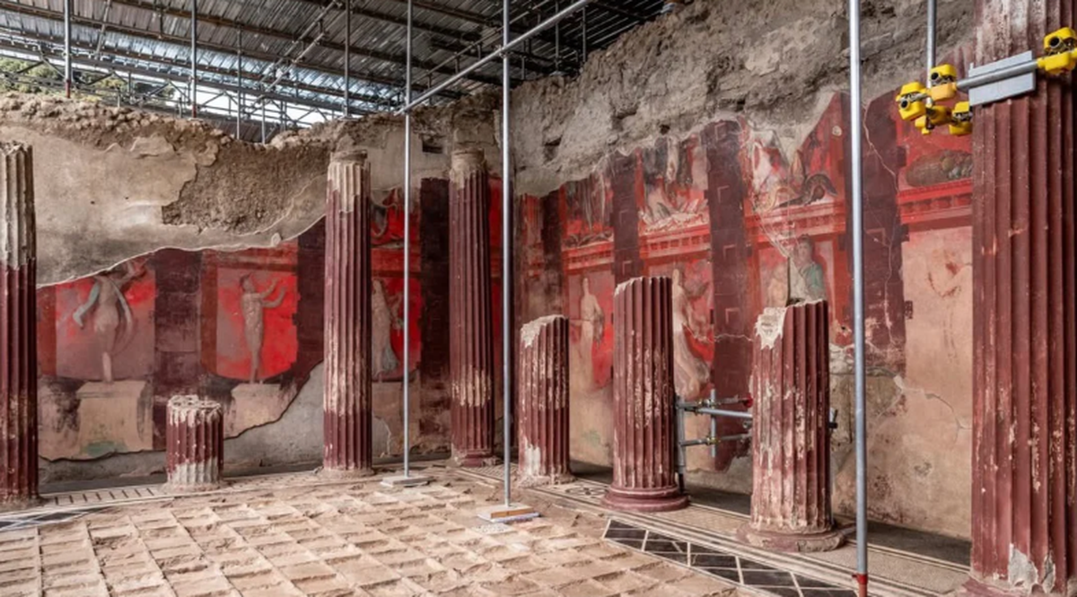 Impresionante hallazgo en Pompeya: una sala de banquetes con un enorme fresco dionisíaco.