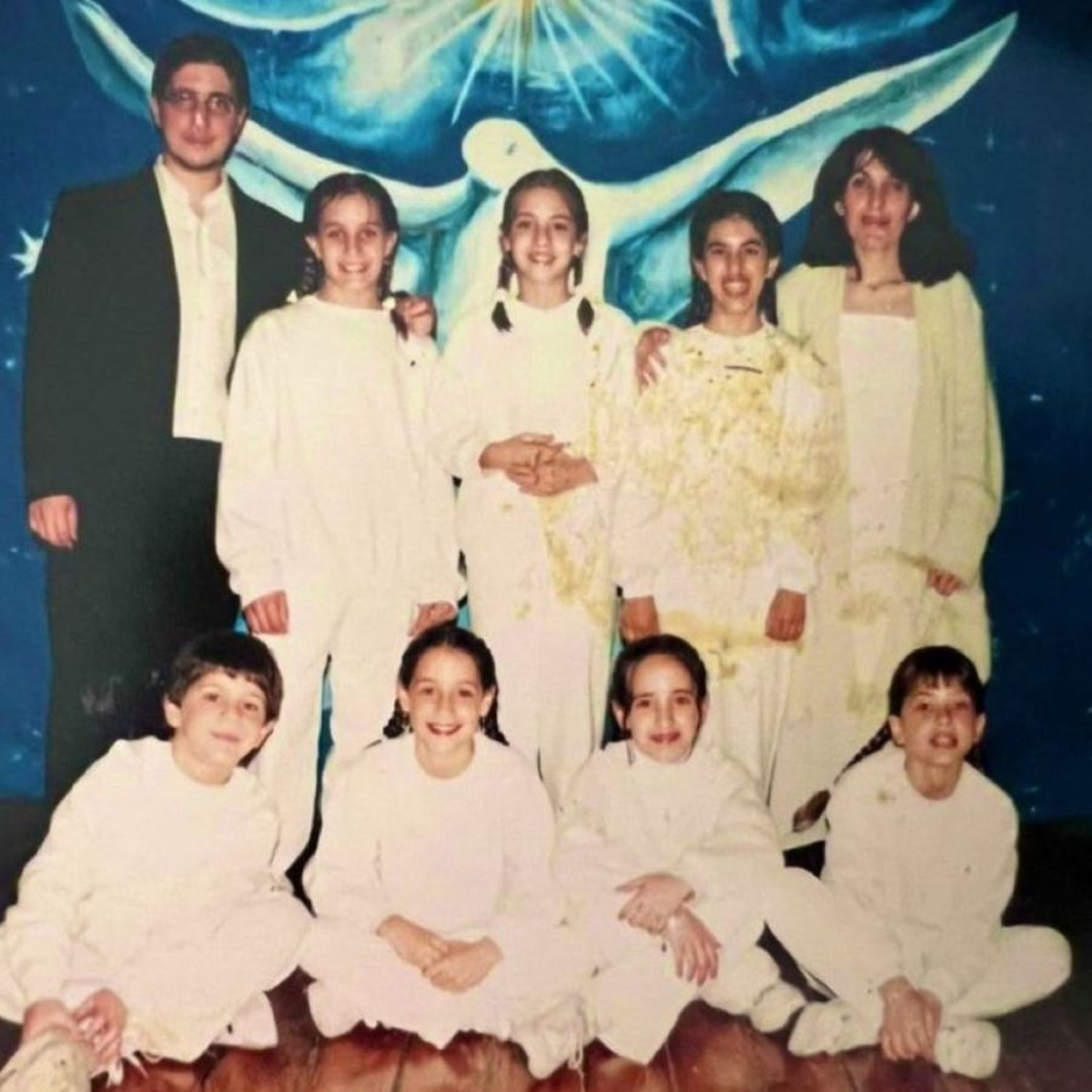 En la década de los noventa, Jey Mammon se desempeñó como catequista. En la década de los noventa, Jey Mammon se desempeñó como catequista. 