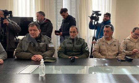 Las autoridades reconocieron que se busca optimizar el funcionamiento y la coordinación entre las fuerzas federales y provinciales y adelantaron que en los próximos días habrá más presencia de efectivos en las calles. Las autoridades reconocieron que se busca optimizar el funcionamiento y la coordinación entre las fuerzas federales y provinciales y adelantaron que en los próximos días habrá más presencia de efectivos en las calles.