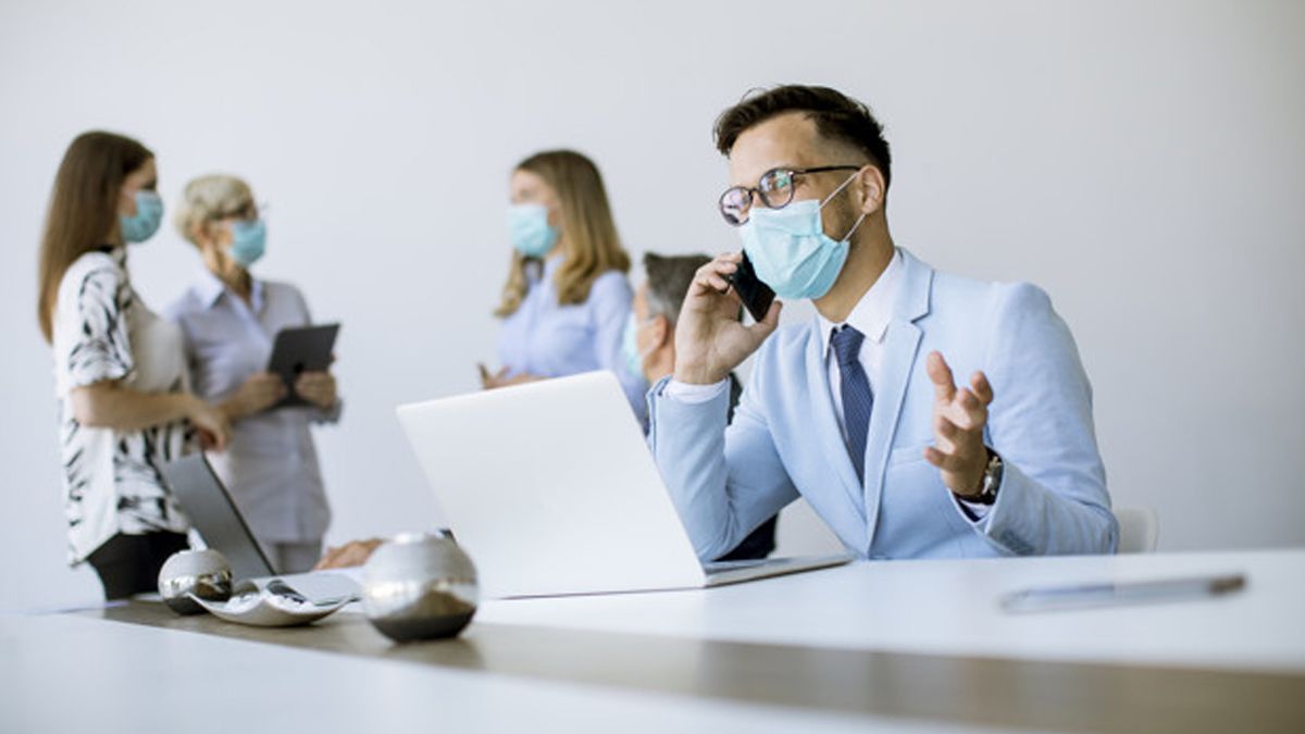 Coronavirus: advierten sobre los descuidos de los trabajadores en los momentos de descanso de laboral