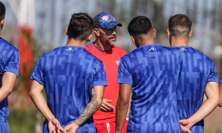 El Kily licenció al plantel de Unión tras la derrota ante Huracán, ya pensando en Gimnasia El Kily licenció al plantel de Unión tras la derrota ante Huracán, ya pensando en Gimnasia