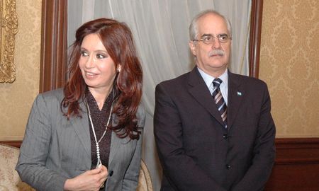 Jorge Taiana llega al Ministerio de Defensa en reemplazo de Agustín Rossi. Jorge Taiana llega al Ministerio de Defensa en reemplazo de Agustín Rossi.