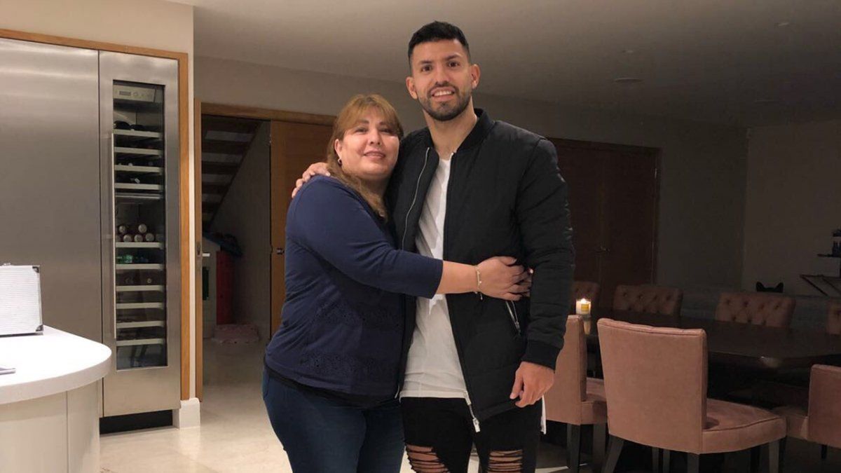 La madre de Sergio Kun Agüero dedicó una carta a su hijo luego de la arritmia cardíaca que sufrió en el último partido del Barcelona.