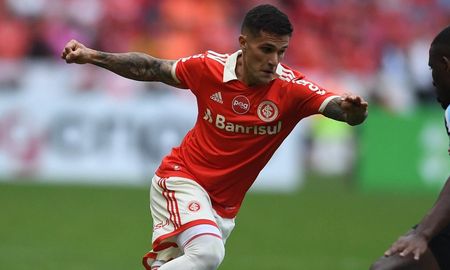 fabricio bustos se lesiono en la victoria de internacional ante coritiba, en brasil fabricio bustos se lesiono en la victoria de internacional ante coritiba, en brasil