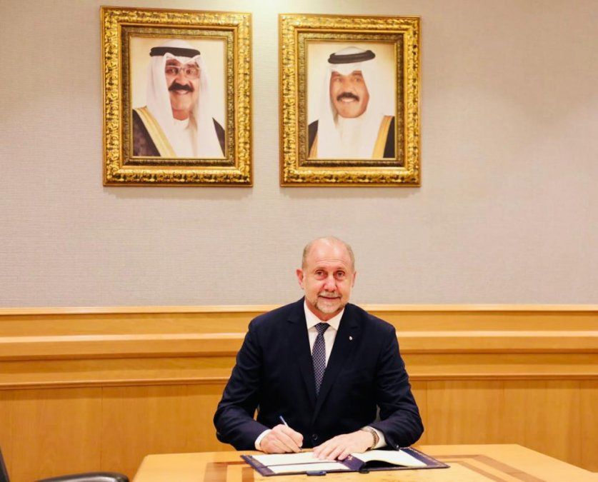 Omar Perotti inicia en las próximas horas al segunda etapa de su gira al exterior.