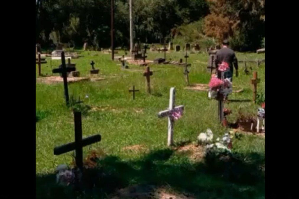 El Equipo Argentino de Antropología Forense (EAAF) concluyó hoy las tareas de excavación y exhumación en el cementerio de Villa Paranacito