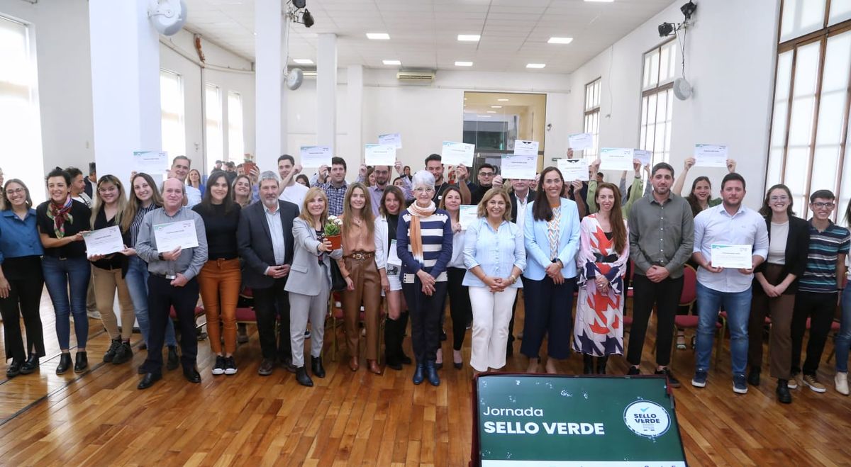 Sello Verde fue diseñado como un instrumento para reconocer el trabajo de organizaciones que promueven la conservación y restauración de la naturaleza y/o que fabrican productos pensados como una alternativa sostenible a productos tradicionales.