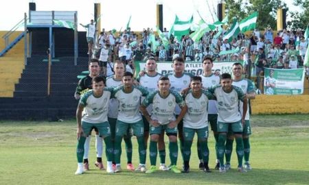 Defensores de Puerto Vilelas, ascendió al torneo Federal A. Foto: El Liberal. Defensores de Puerto Vilelas, ascendió al torneo Federal A. Foto: El Liberal.