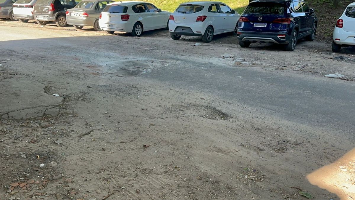 Frentistas del pasaje Sara Faisal reclamaron por el estado de la zona.