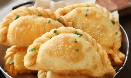 Todos los detalles para hacer empanadas de la mano de Maru Botana. Todos los detalles para hacer empanadas de la mano de Maru Botana.