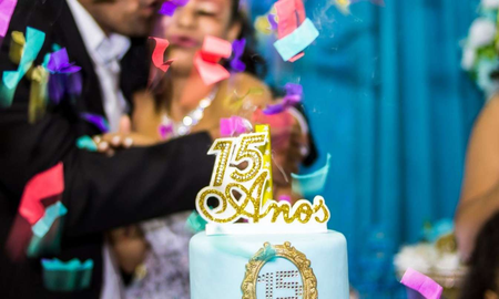 Invitó a su fiesta de 15 y no fue nadie, pero una publicación en Facebook cambió la noche: Obra de caridad Invitó a su fiesta de 15 y no fue nadie, pero una publicación en Facebook cambió la noche: Obra de caridad