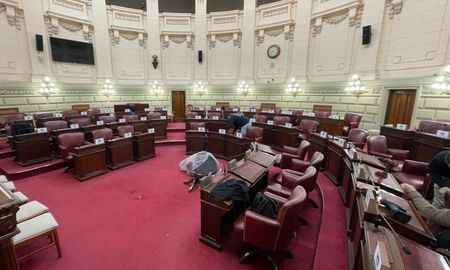 El 14 de julio comienza la convención para reformar la Constitución de Santa Fe. Ya avanzan los trabajos para adaptar el recinto de la Cámara de Diputados. El 14 de julio comienza la convención para reformar la Constitución de Santa Fe. Ya avanzan los trabajos para adaptar el recinto de la Cámara de Diputados.