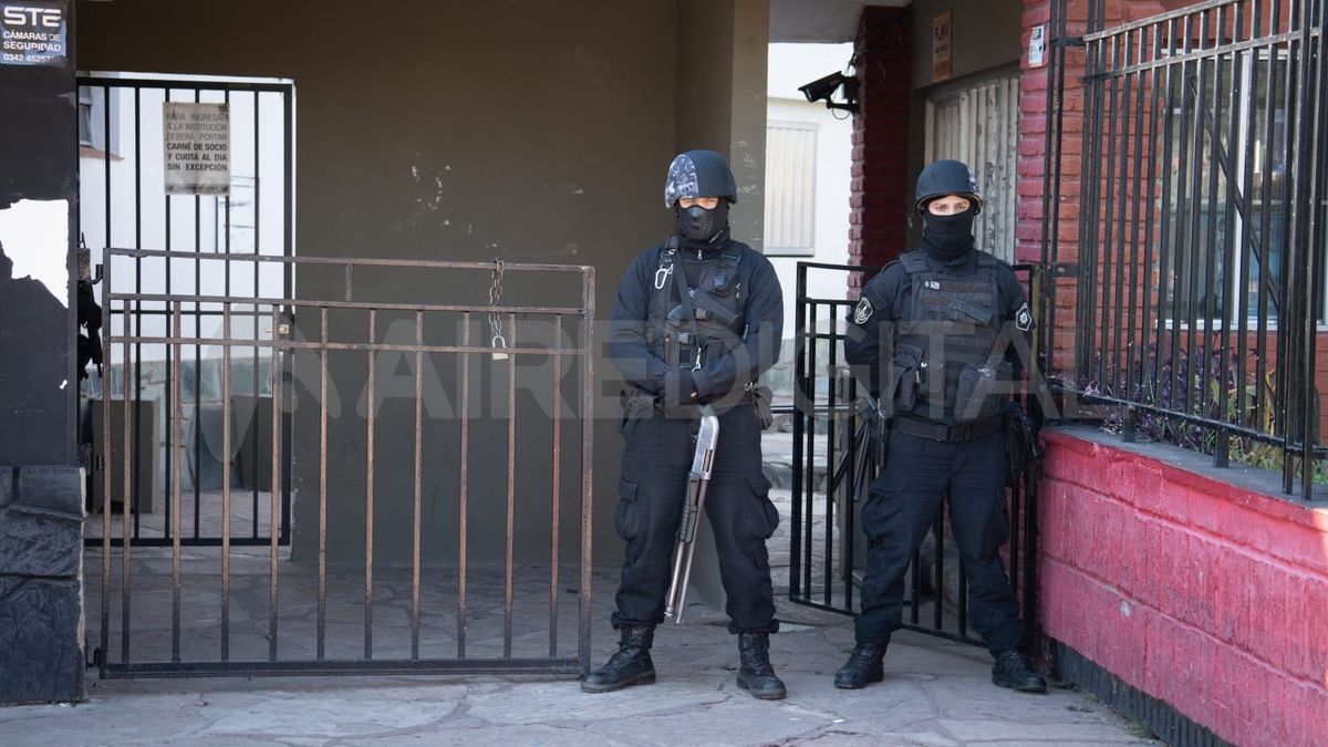 Por orden de la Justicia, hubo allanamientos esta semana en la sede del Club Colón.