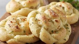 altText(Pan nube con orégano y ajo en sartén: la receta imperdible y fácil)}