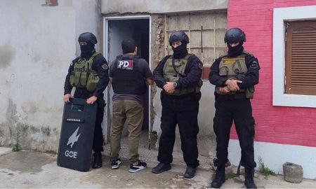 La PDI logró la detención del sospechoso por un robo en Entre Ríos. La PDI logró la detención del sospechoso por un robo en Entre Ríos.
