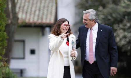 El Presidente recibió en Olivos a Silvina Batakis, previo a la jura de las 17. El Presidente recibió en Olivos a Silvina Batakis, previo a la jura de las 17.