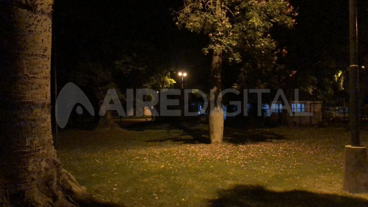 En los &uacute;ltimos meses, el Parque Garay sufri&oacute; el robo y rotura de gran parte del sistema de alumbrado.&nbsp;