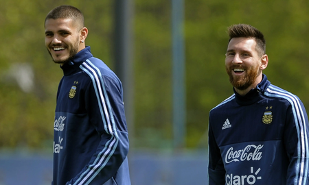 Mauro Icardi jugó con Lionel Messi y ahora es el máximo goleador de la liga turca. Mauro Icardi jugó con Lionel Messi y ahora es el máximo goleador de la liga turca.