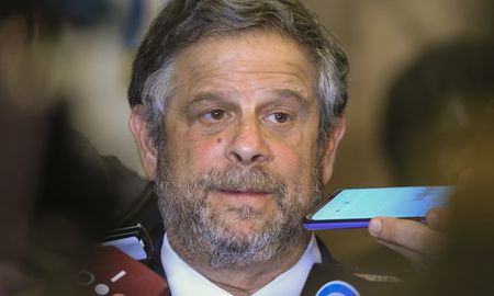 El ex titular de la cartera sanitaria Adolfo Rubinstein, acusado de beneficiar a laboratorios. - Foto: NA El ex titular de la cartera sanitaria Adolfo Rubinstein, acusado de beneficiar a laboratorios. - Foto: NA