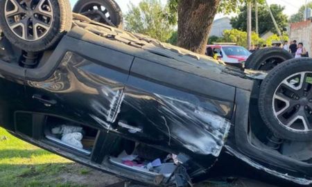 El auto en el que huyeron los criminales. El auto en el que huyeron los criminales.