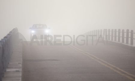 Bancos de niebla complican la visibilidad en Santa Fe y piden máxima precaución en las rutas. Imagen ilustrativa. Bancos de niebla complican la visibilidad en Santa Fe y piden máxima precaución en las rutas. Imagen ilustrativa.