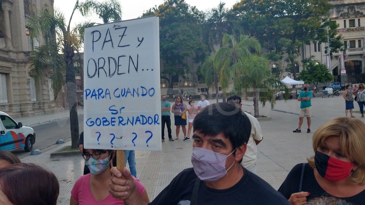 El pedido por mayor seguridad estuvo acompañado por un llamado a la sociedad santafesina para que esta se involucre.