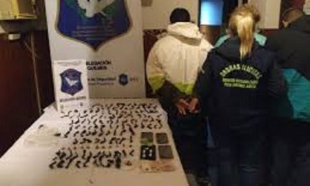 Personal de la Delegación Departamental de Investigaciones del Tráfico de Drogas Ilícitas y Crimen Organizado de Quilmes, Buenos Aires Personal de la Delegación Departamental de Investigaciones del Tráfico de Drogas Ilícitas y Crimen Organizado de Quilmes, Buenos Aires