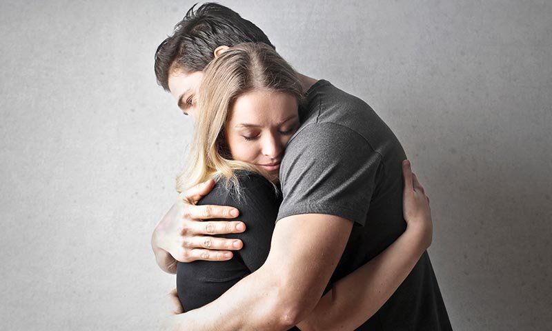 abrazo.jpg