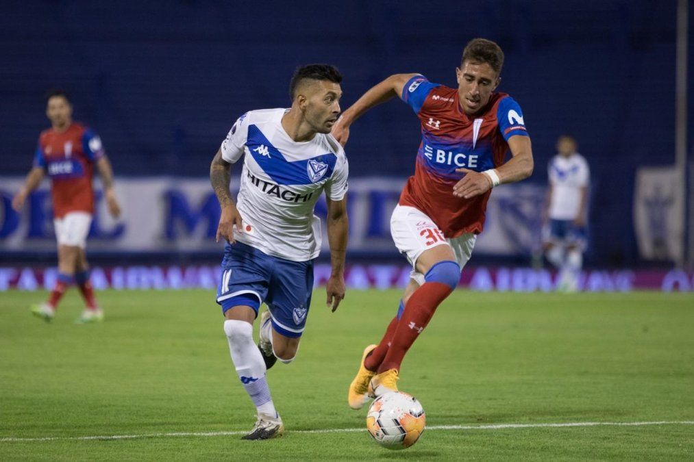 Vélez visita a Universidad Católica en Chile para intentar pasar a semis de la Copa Sudamericana.
