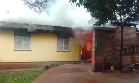 Encendió una vela para San Cayetano y se le prendió fuego la casa | Misiones Online Encendió una vela para San Cayetano y se le prendió fuego la casa | Misiones Online