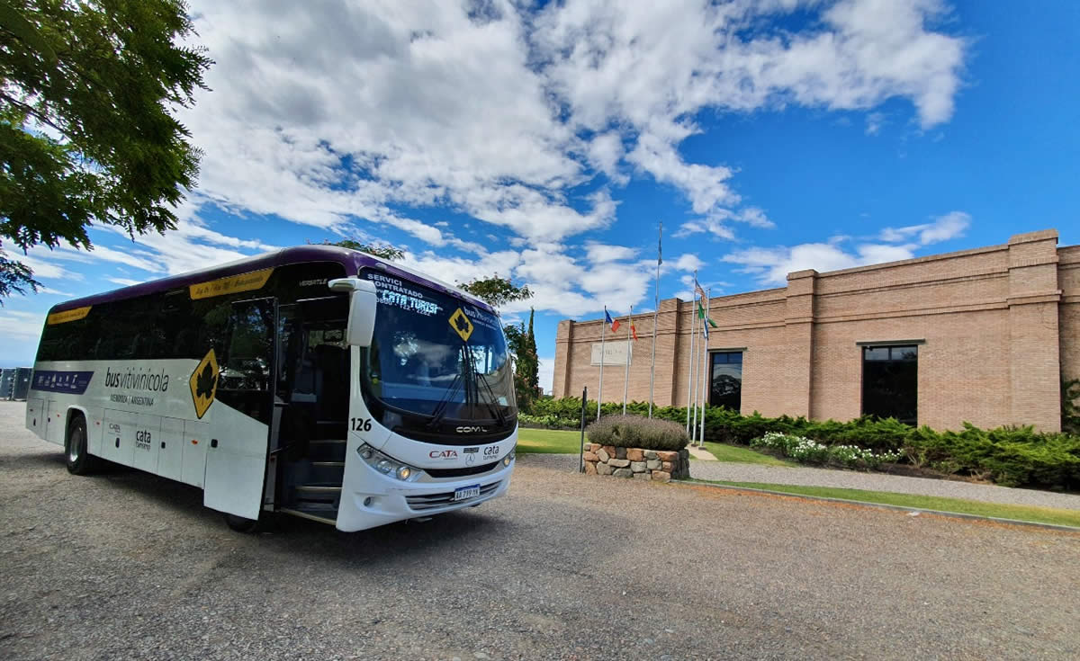 Bus Vitivin&iacute;cola Hop on &ndash; Hop off