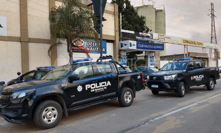 Personal policial llegó al lugar tras el aviso al 911 de un empleado del Club Azopardo.&nbsp;
