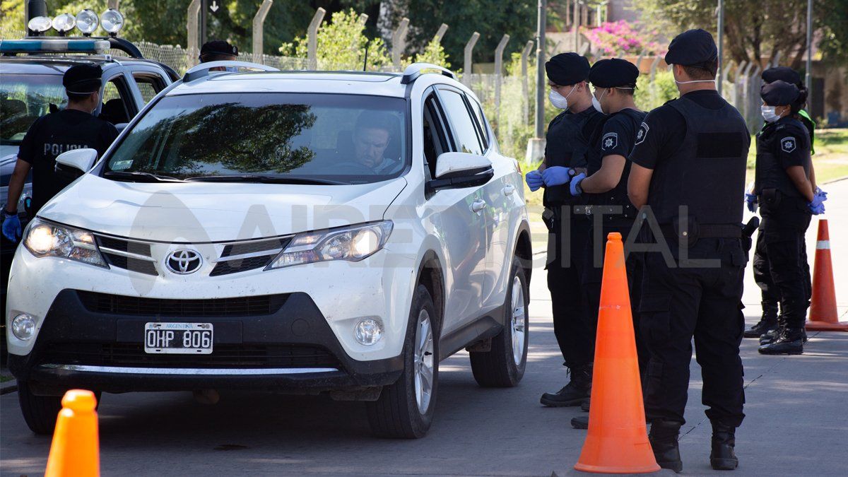 La circulación estaba prohibida y había controles en las calles.