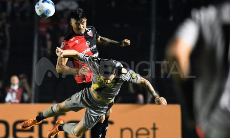 Paolo Goltz, del Club Atlético Colón, manifestó cuál es el objetivo que se fijó el equipo para enfrentar este miércoles a Peñarol por la Copa Conmebol Libertadores. Paolo Goltz, del Club Atlético Colón, manifestó cuál es el objetivo que se fijó el equipo para enfrentar este miércoles a Peñarol por la Copa Conmebol Libertadores.