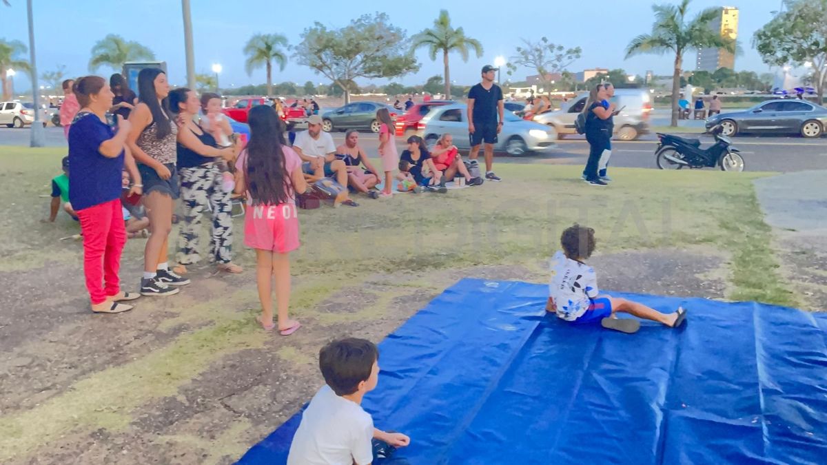Una gran cantidad de personas se acercaron a la obra de teatro que recrea la llegada de los Reyes Magos.