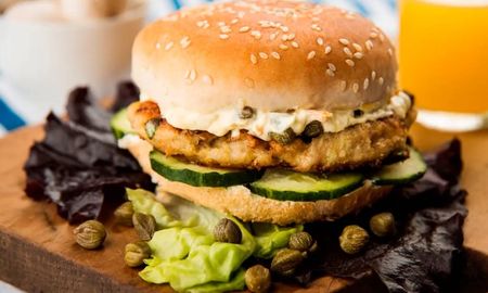 Hamburguesas de pescado, by Maru Botana. Hamburguesas de pescado, by Maru Botana.