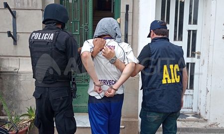 Luego de la captura, Miranda fue llevado a la sede de Homicidios e identificado por los investigadores. Luego de la captura, Miranda fue llevado a la sede de Homicidios e identificado por los investigadores.