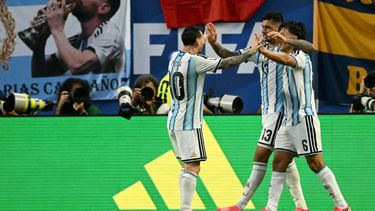 Toca frenar, levantar la cabeza y seguir. A lo argentino: sufrido y terco. Pero siempre, invariablemente, mirando hacia el frente. Toca frenar, levantar la cabeza y seguir. A lo argentino: sufrido y terco. Pero siempre, invariablemente, mirando hacia el frente.