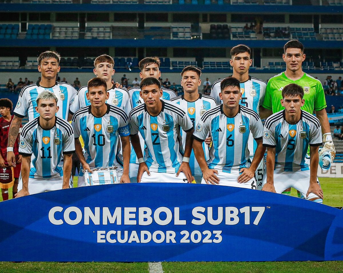 Argentina venció con comodidad a Perú y se clasificó al hexagonal final
