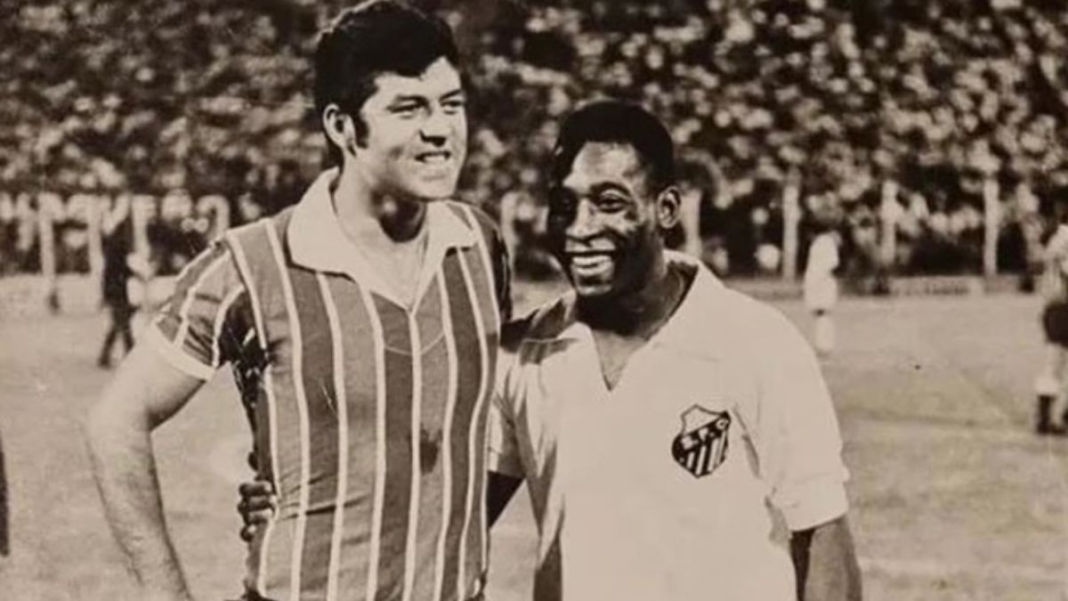 Daniel Willington enfrentó a Pelé en un Vélez - Santos, en 1969. Daniel Willington enfrentó a Pelé en un Vélez - Santos, en 1969.