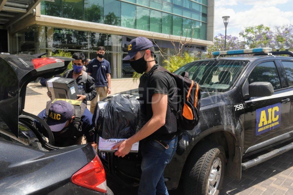 Parte de la documental secuestrada en un allanamiento realizado en Rosario.&nbsp;