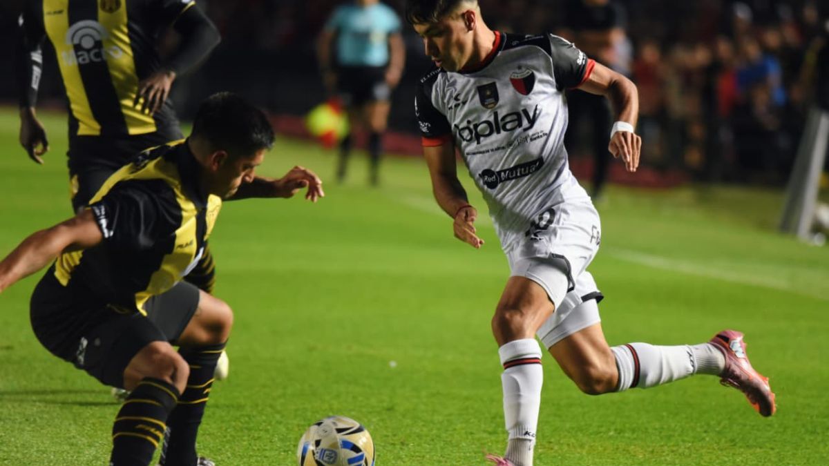 Colón visita a Deportivo Madryn por la Primera Nacional. Colón visita a Deportivo Madryn por la Primera Nacional.