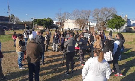 Los vecinos argumentan que no fueron informados sobre las obras y que estas afectarán la demografía del barrio. Los vecinos argumentan que no fueron informados sobre las obras y que estas afectarán la demografía del barrio.