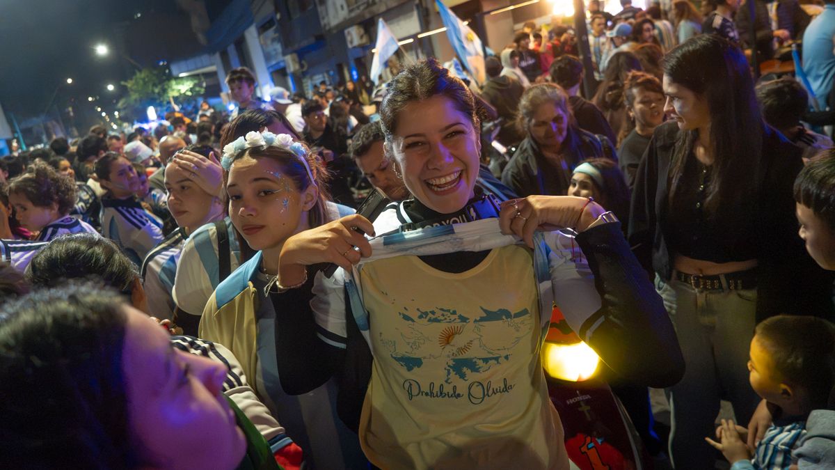 Así festejó Santa Fe la victoria de Argentina contra Inglaterra. Así festejó Santa Fe la victoria de Argentina contra Inglaterra.